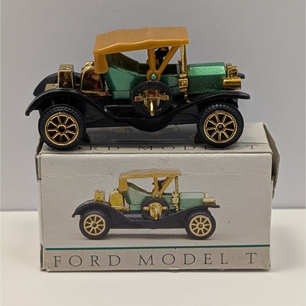 Vintage Ford Model T Toy Car Green Black Gold Diecast Replica Kids Play